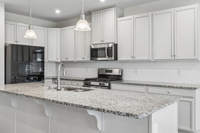 308 Grassy Glen Dr, Gallatin, TN 37066