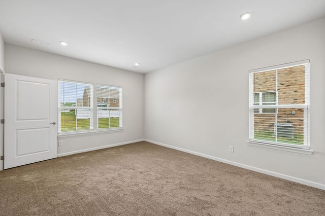 308 Grassy Glen Dr, Gallatin, TN 37066
