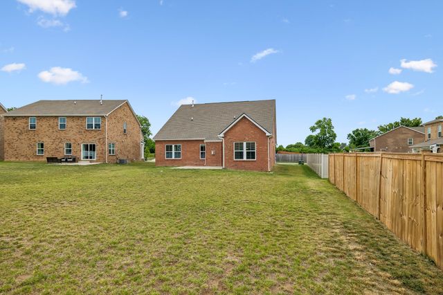 308 Grassy Glen Dr, Gallatin, TN 37066