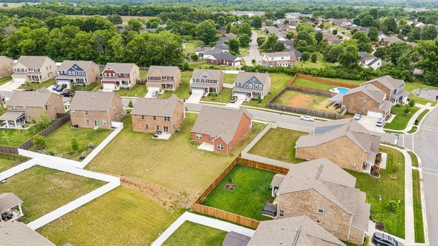 308 Grassy Glen Dr, Gallatin, TN 37066