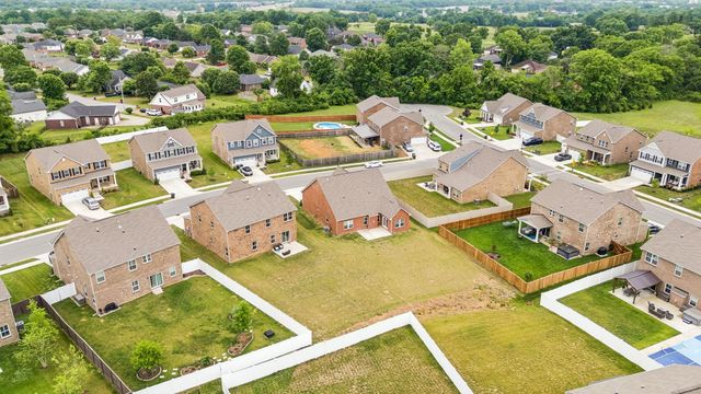 308 Grassy Glen Dr, Gallatin, TN 37066