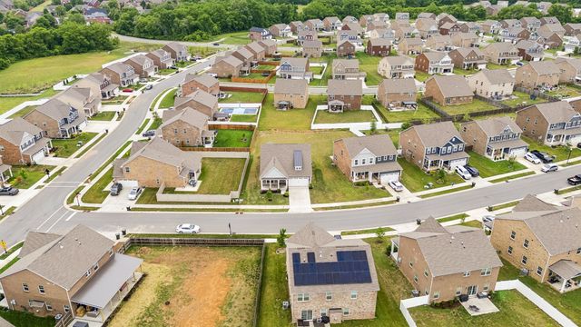 308 Grassy Glen Dr, Gallatin, TN 37066
