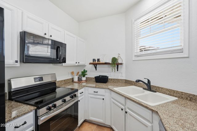 17262 W TARA Lane, Surprise, AZ 85388