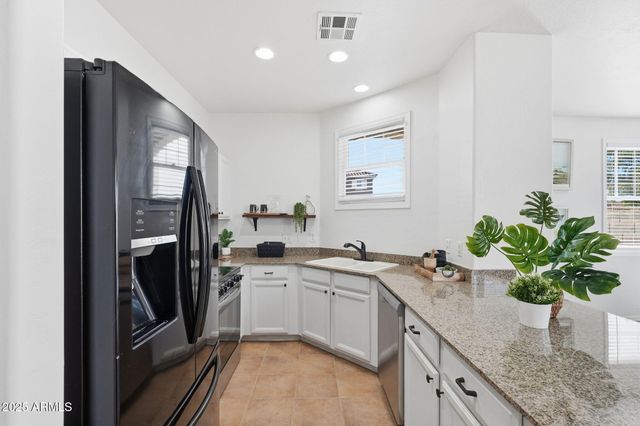 17262 W TARA Lane, Surprise, AZ 85388