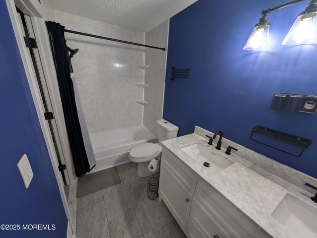 101 Begonia Court, Jackson, NJ 08527