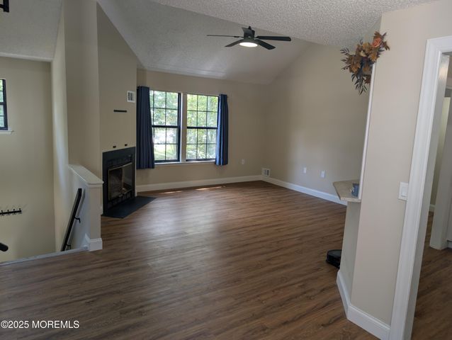 101 Begonia Court, Jackson, NJ 08527