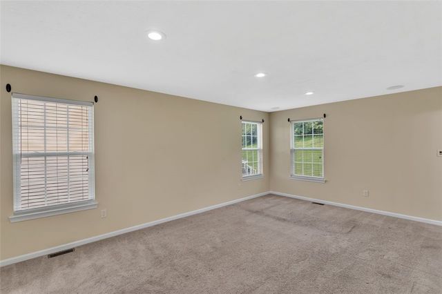 1113 Towervue Dr, Baldwin Boro, PA 15227