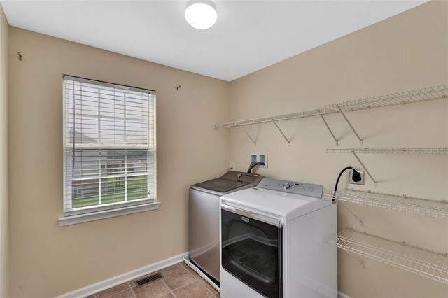 1113 Towervue Dr, Baldwin Boro, PA 15227