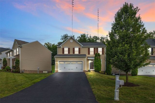 1113 Towervue Dr, Baldwin Boro, PA 15227