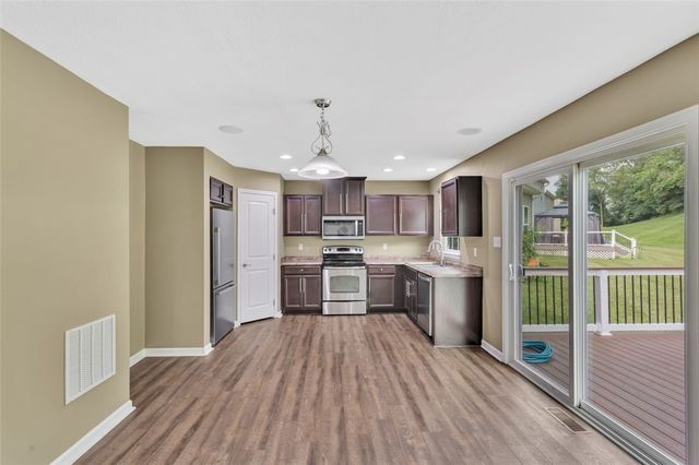 1113 Towervue Dr, Baldwin Boro, PA 15227