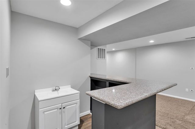 1113 Towervue Dr, Baldwin Boro, PA 15227