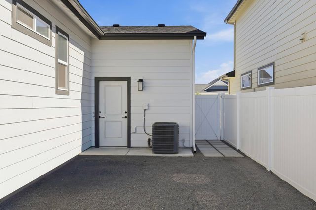20941 E Thompson Ave, Liberty Lake, WA 99019