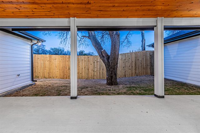 1818 Marfa Avenue, Dallas, TX 75216