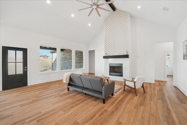 340 Slimp Bluff, Azle, TX 76020