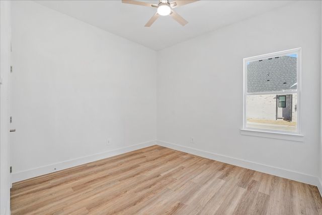 340 Slimp Bluff, Azle, TX 76020