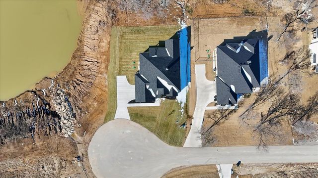 340 Slimp Bluff, Azle, TX 76020