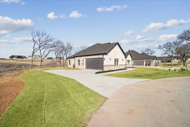 340 Slimp Bluff, Azle, TX 76020