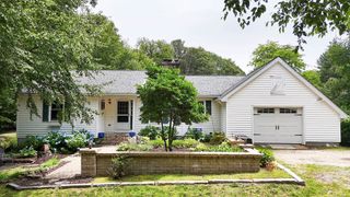 90 Maple St, Douglas, MA 01516