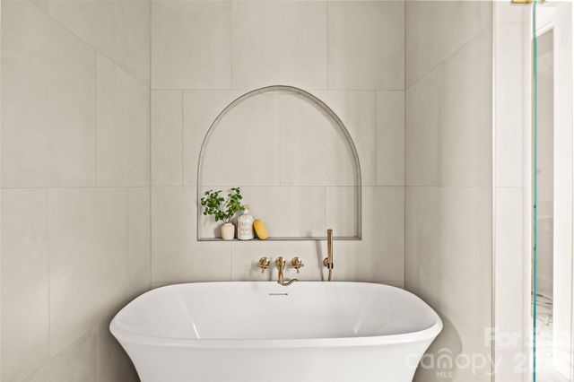 6832 Newhall Road, Charlotte, NC 28270