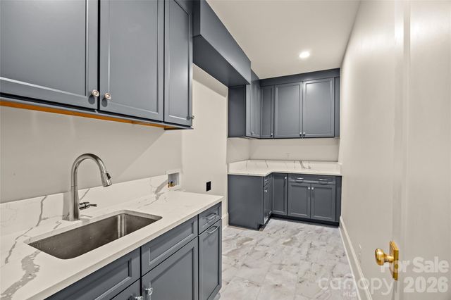 6832 Newhall Road, Charlotte, NC 28270