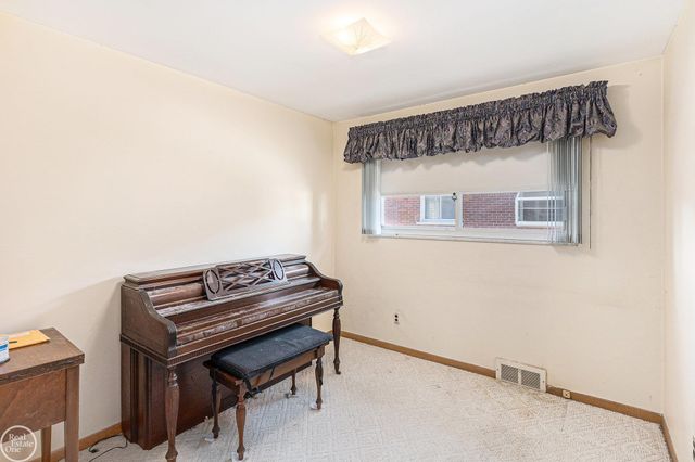 22717 Millenbach Street, Saint Clair Shores, MI 48081