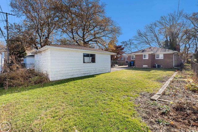 22717 Millenbach Street, Saint Clair Shores, MI 48081