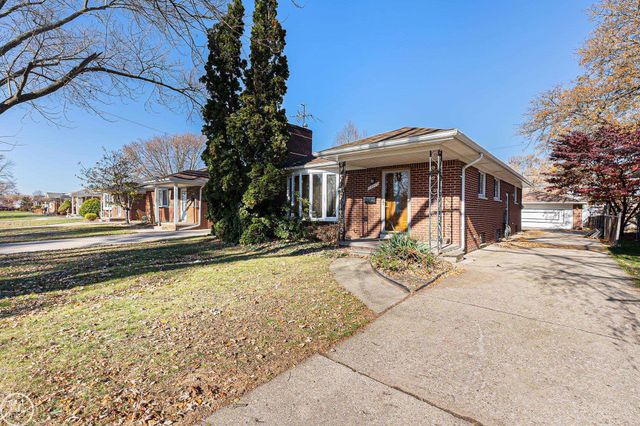 22717 Millenbach Street, Saint Clair Shores, MI 48081