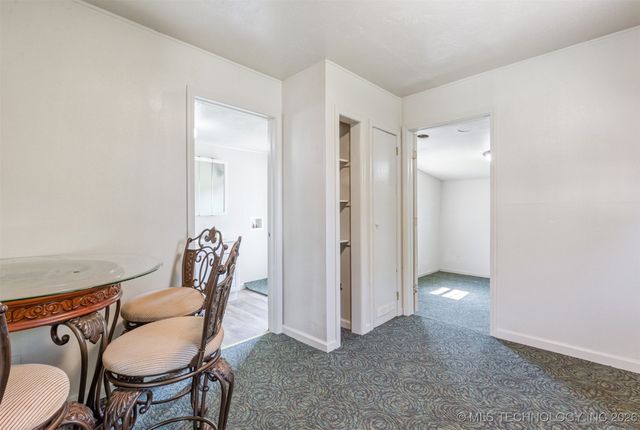 210 E Redwood Street, Coweta, OK 74429