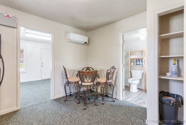 210 E Redwood Street, Coweta, OK 74429