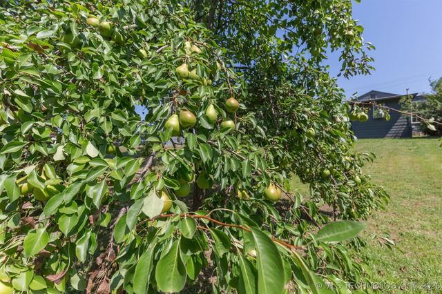 210 E Redwood Street, Coweta, OK 74429