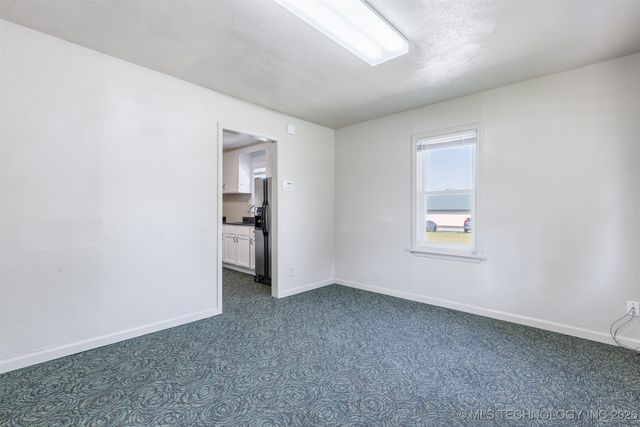 210 E Redwood Street, Coweta, OK 74429