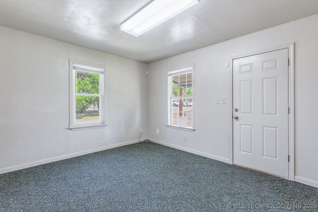 210 E Redwood Street, Coweta, OK 74429