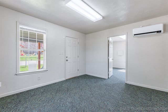 210 E Redwood Street, Coweta, OK 74429