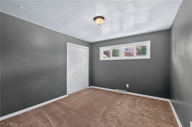 3321 Meadowwood Street NW, Massillon, OH 44646