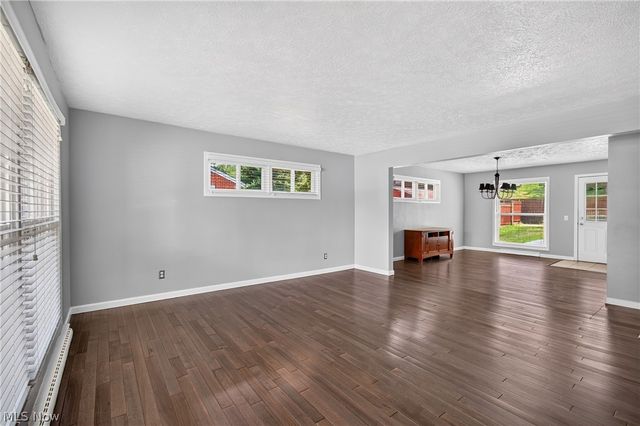 3321 Meadowwood Street NW, Massillon, OH 44646
