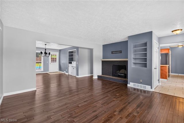 3321 Meadowwood Street NW, Massillon, OH 44646