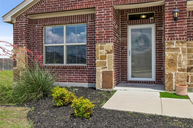 9705 Snowbell Lane, Fort Worth, TX 76036