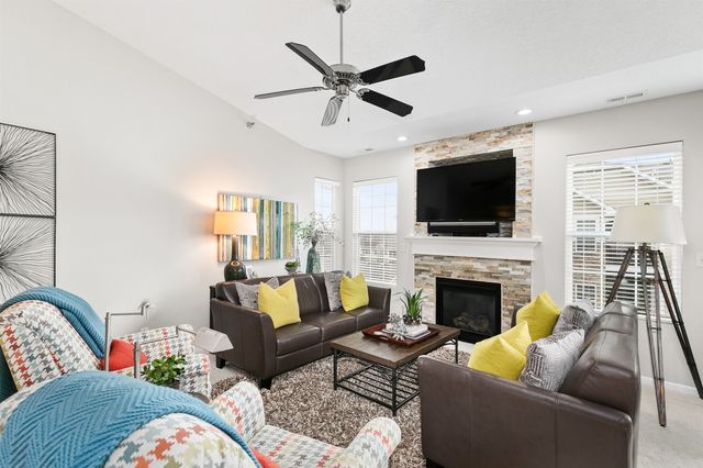 1333 SE University Avenue 303, Waukee, IA 50263