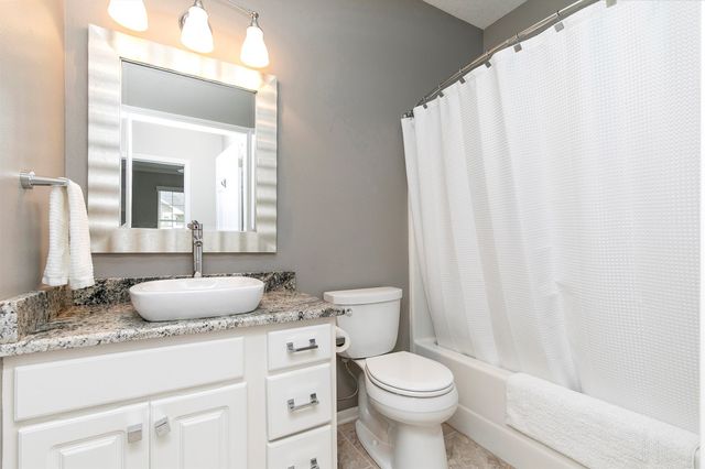 1333 SE University Avenue 303, Waukee, IA 50263