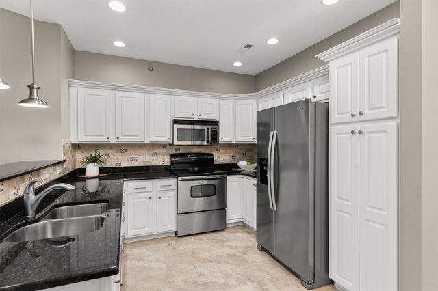 1333 SE University Avenue 303, Waukee, IA 50263