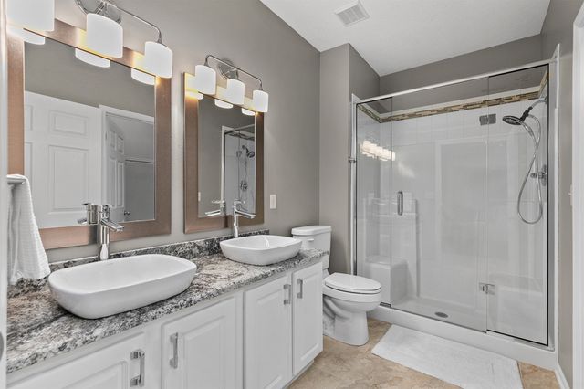 1333 SE University Avenue 303, Waukee, IA 50263