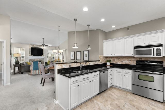 1333 SE University Avenue 303, Waukee, IA 50263