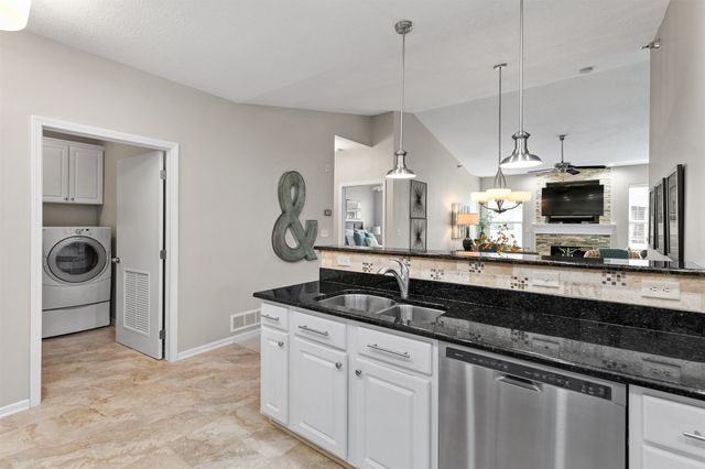 1333 SE University Avenue 303, Waukee, IA 50263