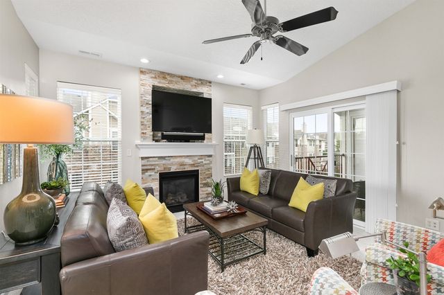 1333 SE University Avenue 303, Waukee, IA 50263