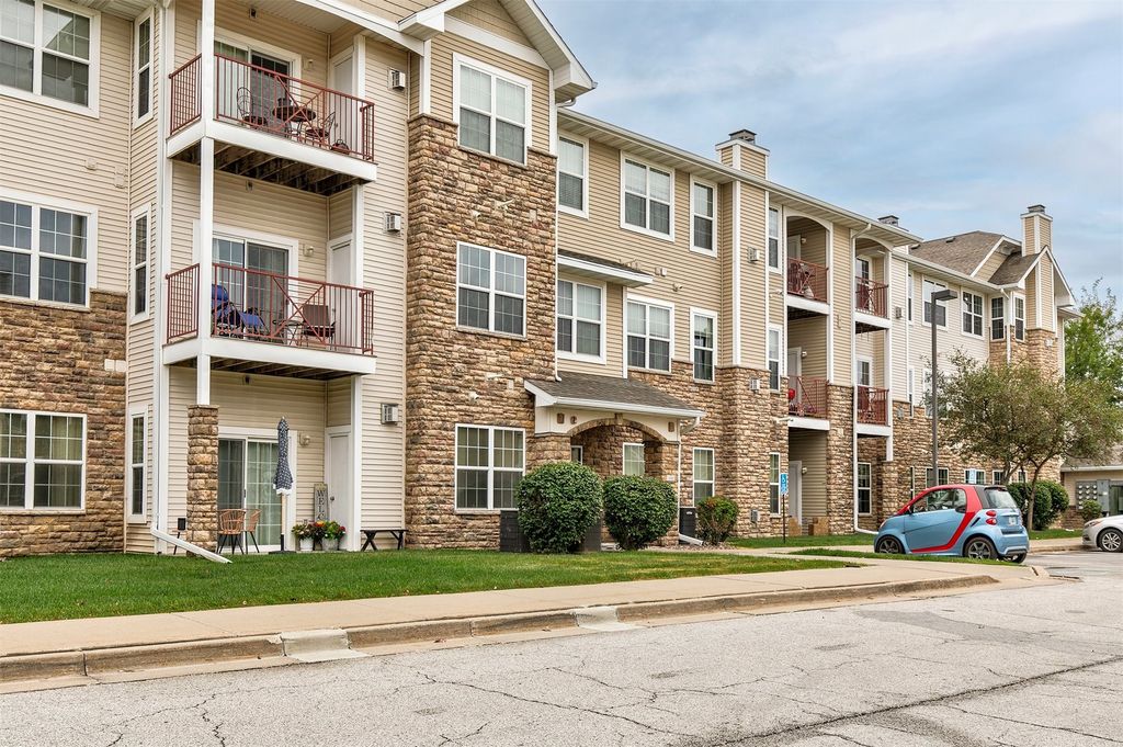 1333 SE University Avenue 303, Waukee, IA 50263