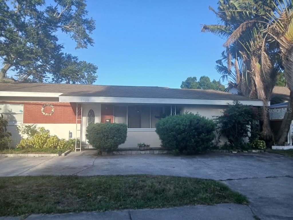 8595 52ND STREET N, Pinellas Park, FL 33781