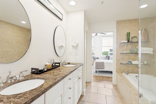 411 W 7th Street 305, Fort Worth, TX 76102