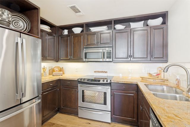411 W 7th Street 305, Fort Worth, TX 76102