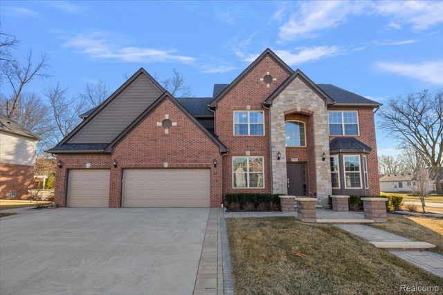 3890 Macaw Drive, Troy, MI 48083