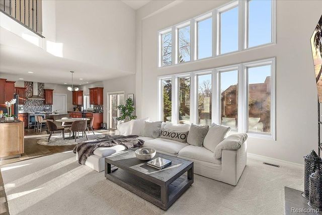 3890 Macaw Drive, Troy, MI 48083